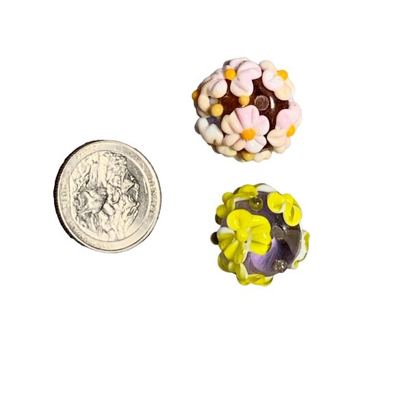 Set of 2 Handmade Lampwork Floral Glass Beads - Picture 1 of 6